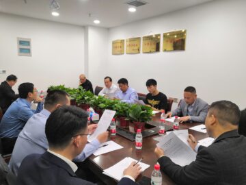 河南省建筑業(yè)協(xié)會(huì)建筑修繕分會(huì)次理事會(huì)在朝欽節(jié)能鄭州營(yíng)銷中心舉行